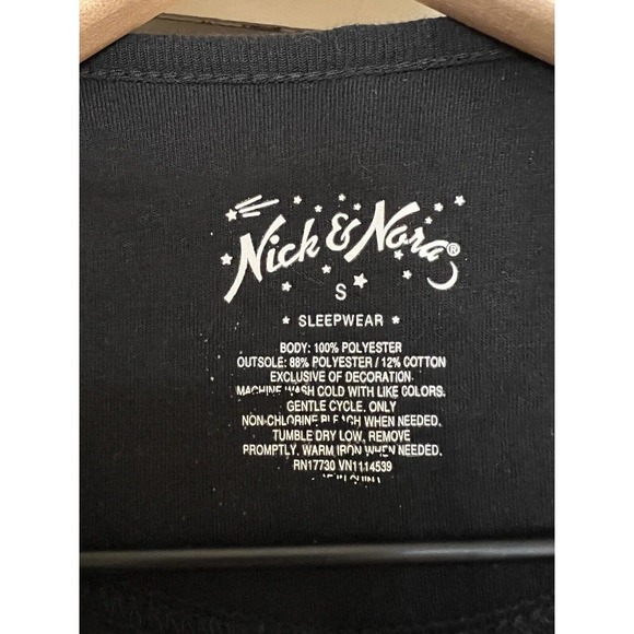 Nick and Nora Zebra Footed One Piece Fleece Pajamas Sleepwear Size Small - Picture 2 of 6